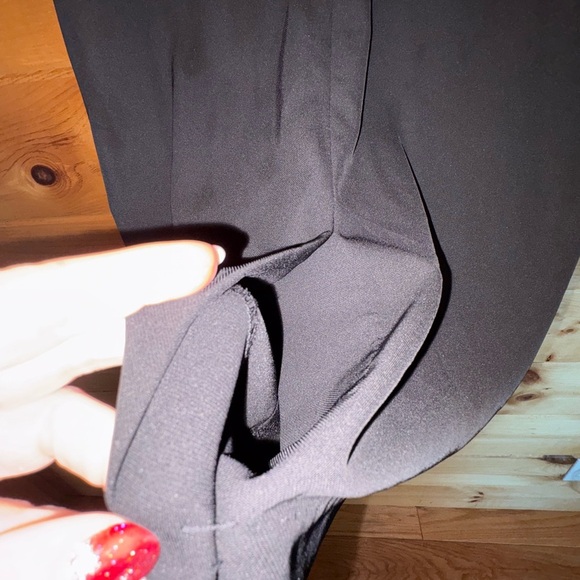 Carmen Marc Valvo Elegant Black Dress with Flared Sleeves size 6. NWOT - Picture 6 of 10